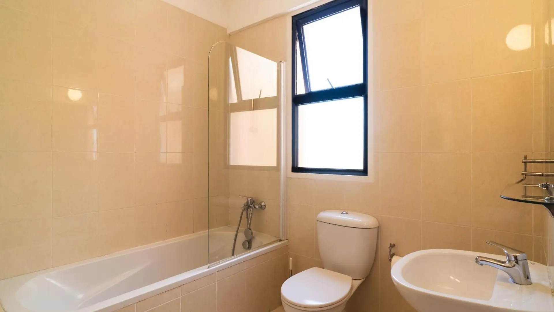 Isabella One Bedroom لارنكا 0*,